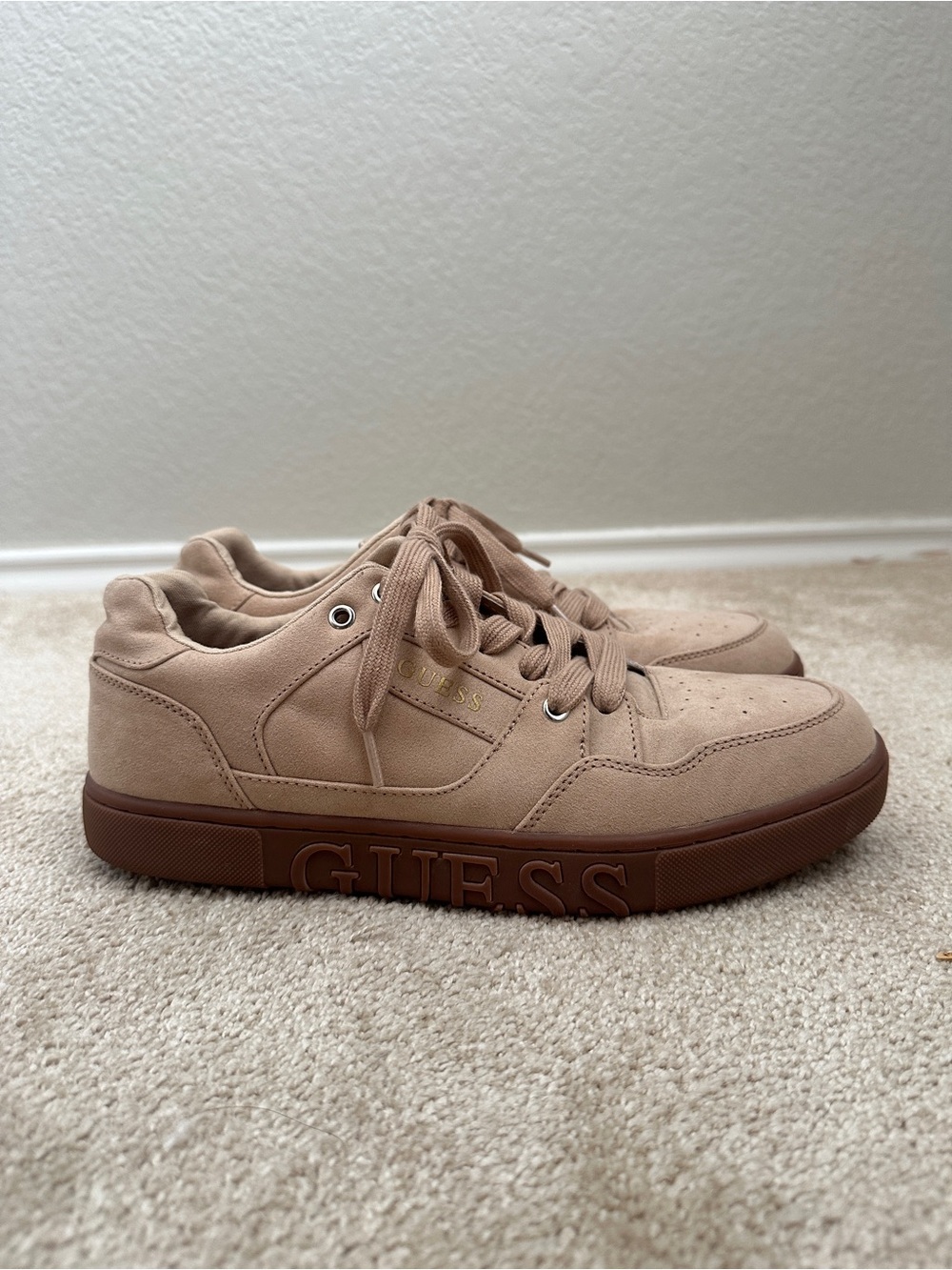 GUESS Men’s Beige/Taupe Suede Low-Top Sneakers — Size 10